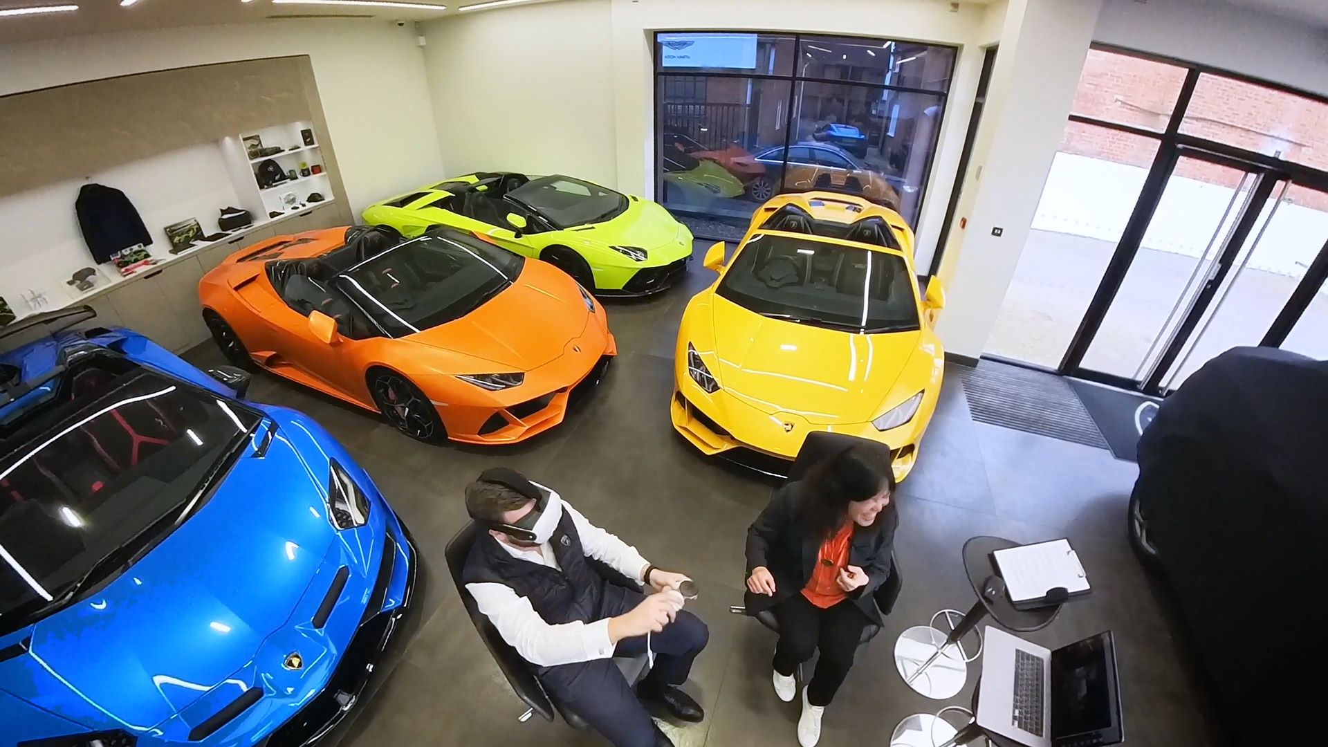 Can AutoVR360 support fleet vehicle presentations to business customers?